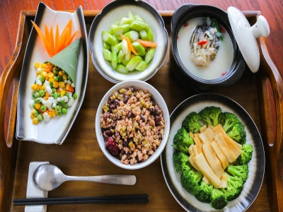 【產(chǎn)后】寶媽產(chǎn)后月子餐如何做到飲食營(yíng)養(yǎng)均衡呢？